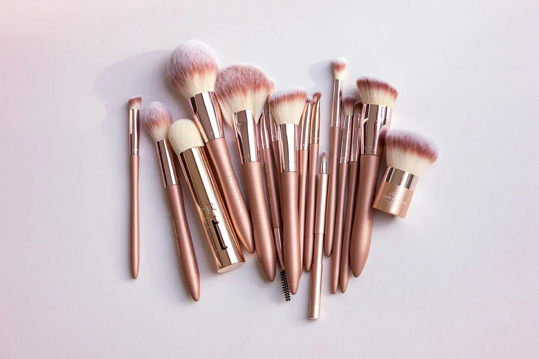 Waarom het reinigen van je make-upkwasten écht belangrijk is (+ hoe je het doet!)